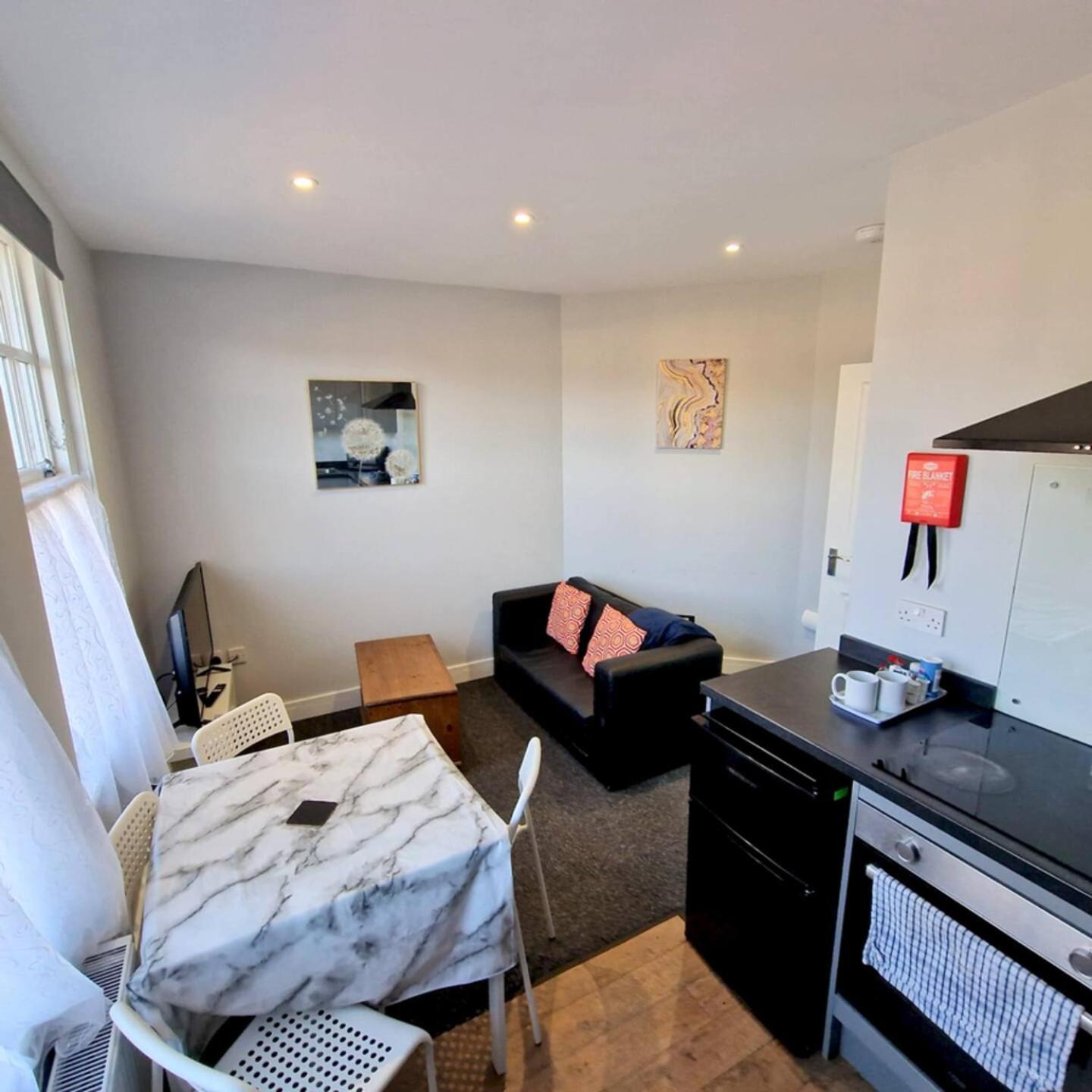 1St Floor Riverview 1 Bedroom Flat With Parking Норвіч Номер фото