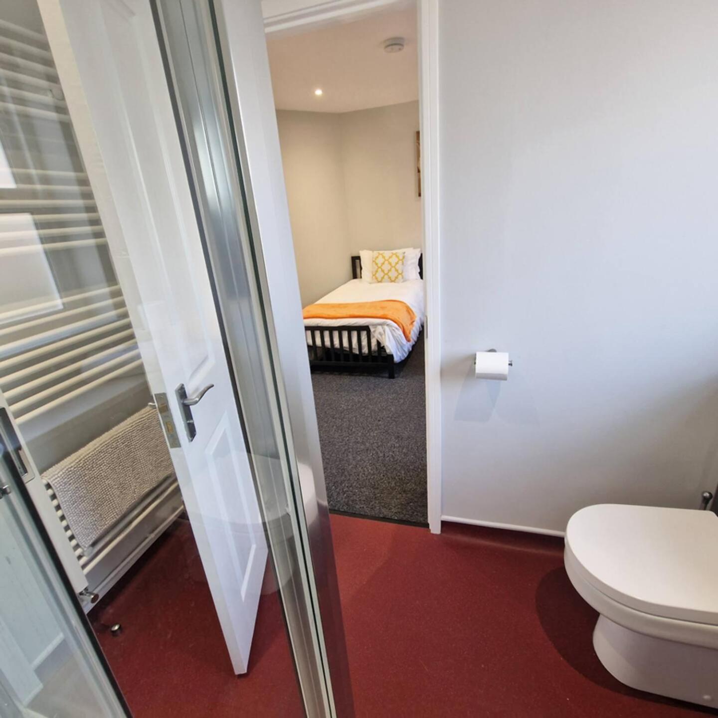 1St Floor Riverview 1 Bedroom Flat With Parking Норвіч Номер фото