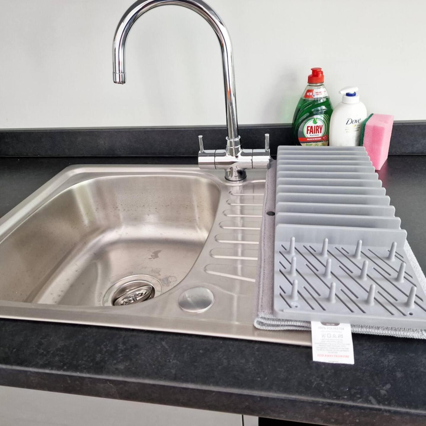 1St Floor Riverview 1 Bedroom Flat With Parking Норвіч Номер фото