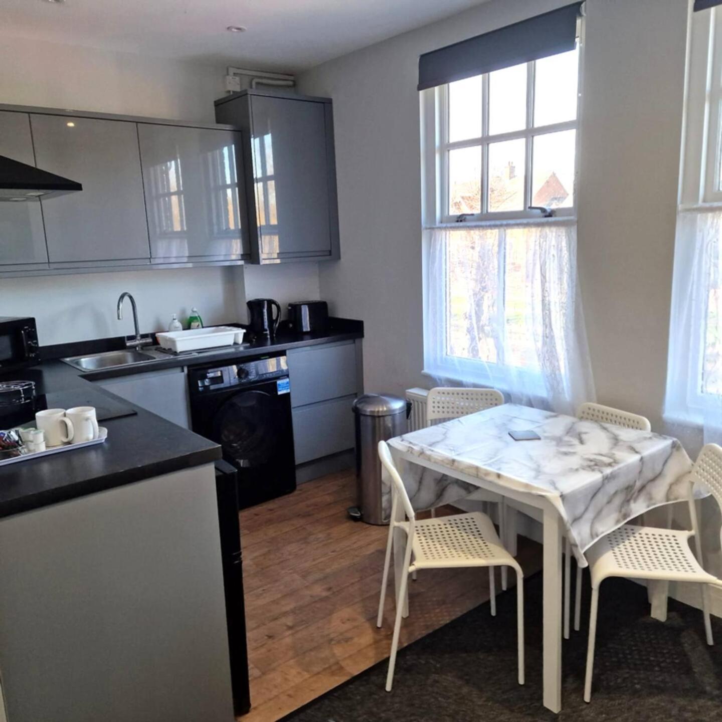 1St Floor Riverview 1 Bedroom Flat With Parking Норвіч Номер фото